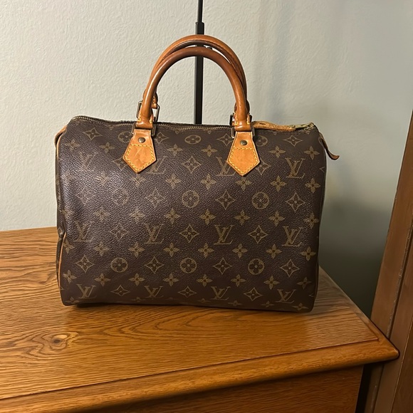 Louis Vuitton Handbags - Louis Vuitton speedy 30